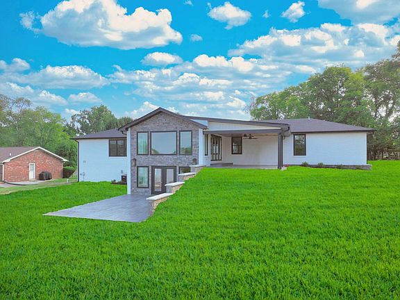 4th image of 132 Circle Dr