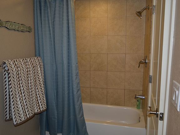 4th image of 2853 Bayview Ln