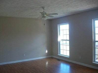 4th image of 139 Lucy Dr