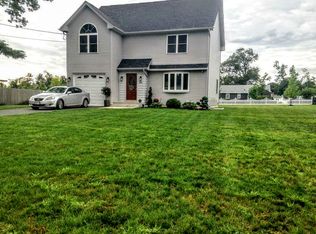 129 Acrebrook Rd, Springfield, MA 01129