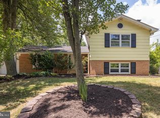 4824 Dodson Dr, Annandale, VA 22003