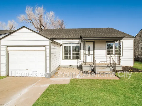 125 SW 3rd St, Moore, OK 73160