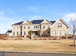 33 Weathervane Cir, Cream Ridge, NJ 08514