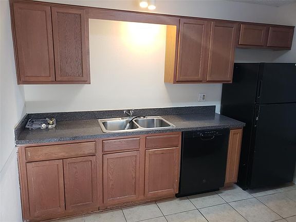 2nd image of 1708 N Travis St