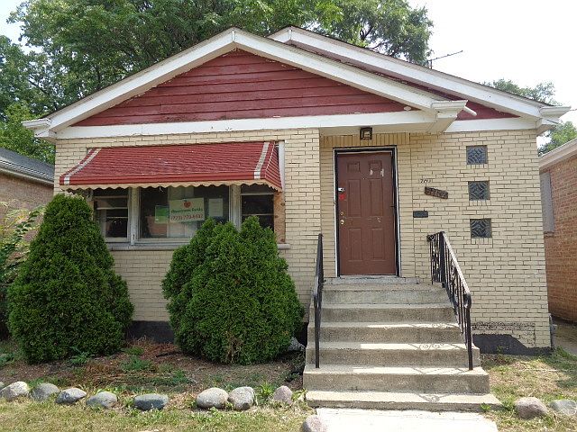 1st image of 7143 S Hoyne Ave