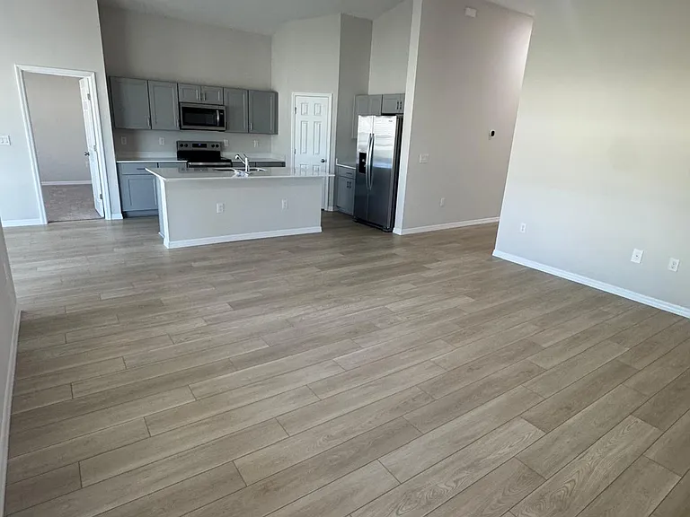 1049 Foreshore Ln — Photo 3