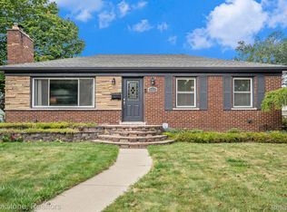 11025 Hubbard St, Livonia, MI 48150