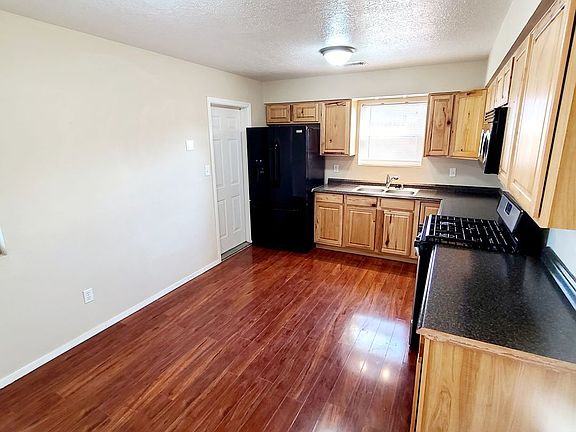 3rd image of 1121 Cottonwood Ct SE