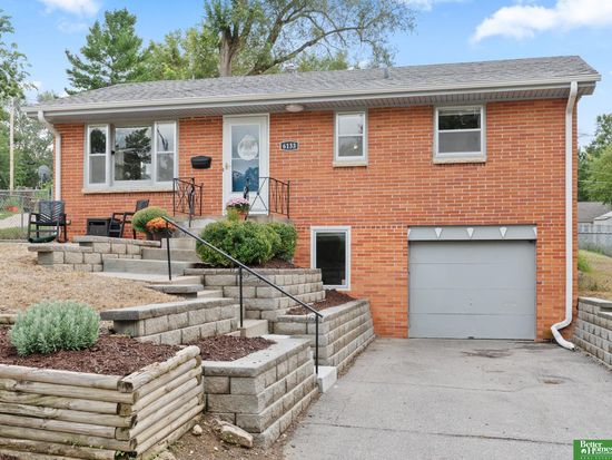 6133 Hamilton St, Omaha, NE 68132