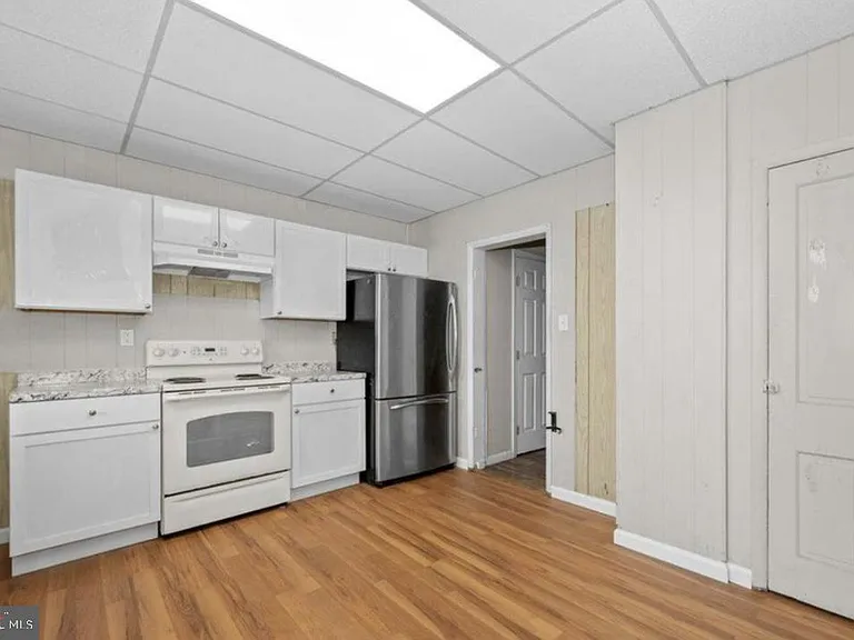 118 Independence St — Photo 4