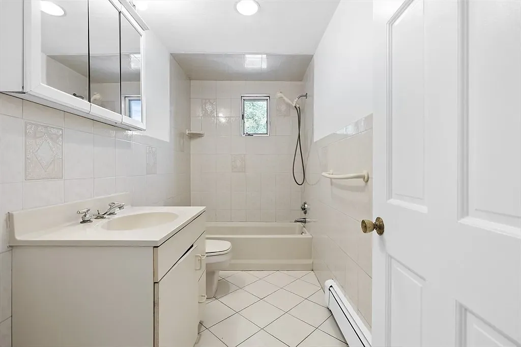 93R W Emerson St — Photo 3