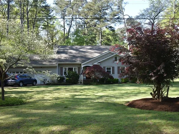 3379 Lynnwood Dr, Virginia Beach, VA 23452