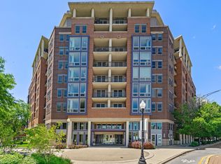 437 W Division St APT 412, Chicago, IL 60610