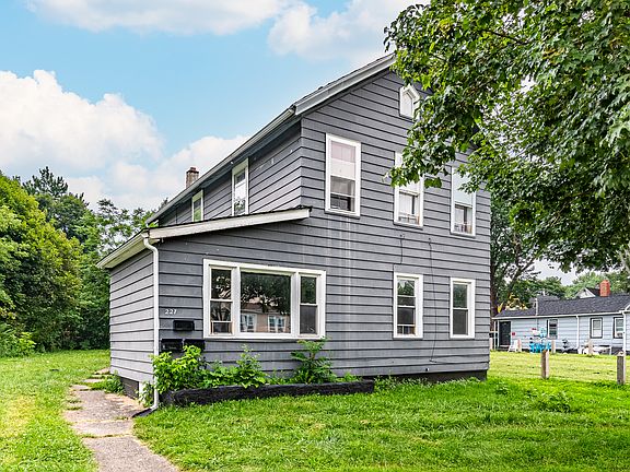 2nd image of 227 Saratoga Ave #3