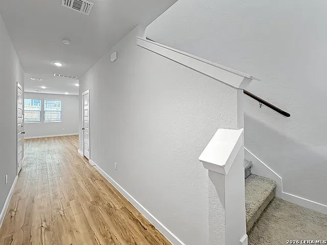 4 bed, 2.5 bath, 1890 sqft, $2,300 — Photo 2