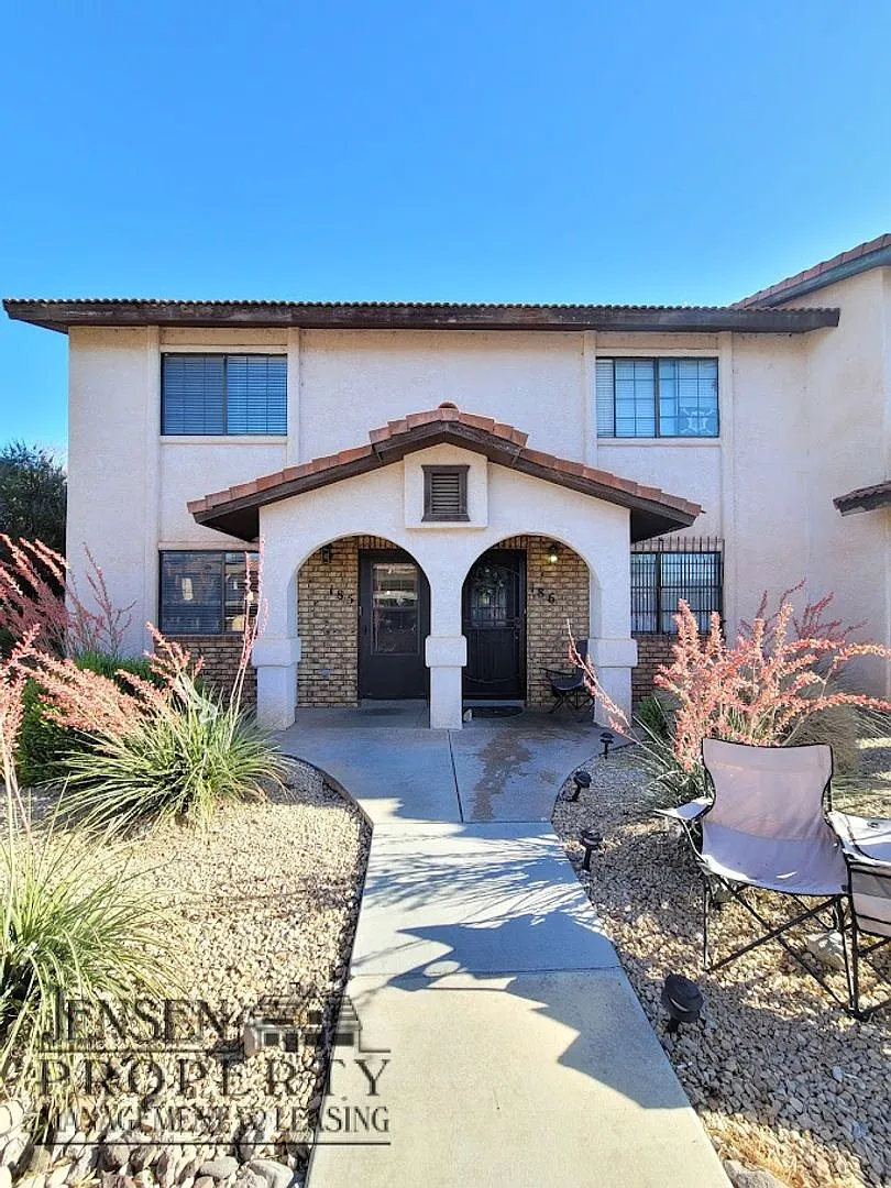 Colorview Town Home — Photo 1