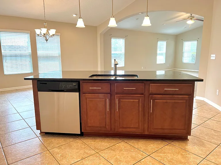 1009 Mayfair Creek Ct — Photo 19