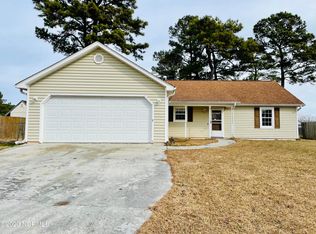 203 Zachary Ln, Hubert, NC 28539