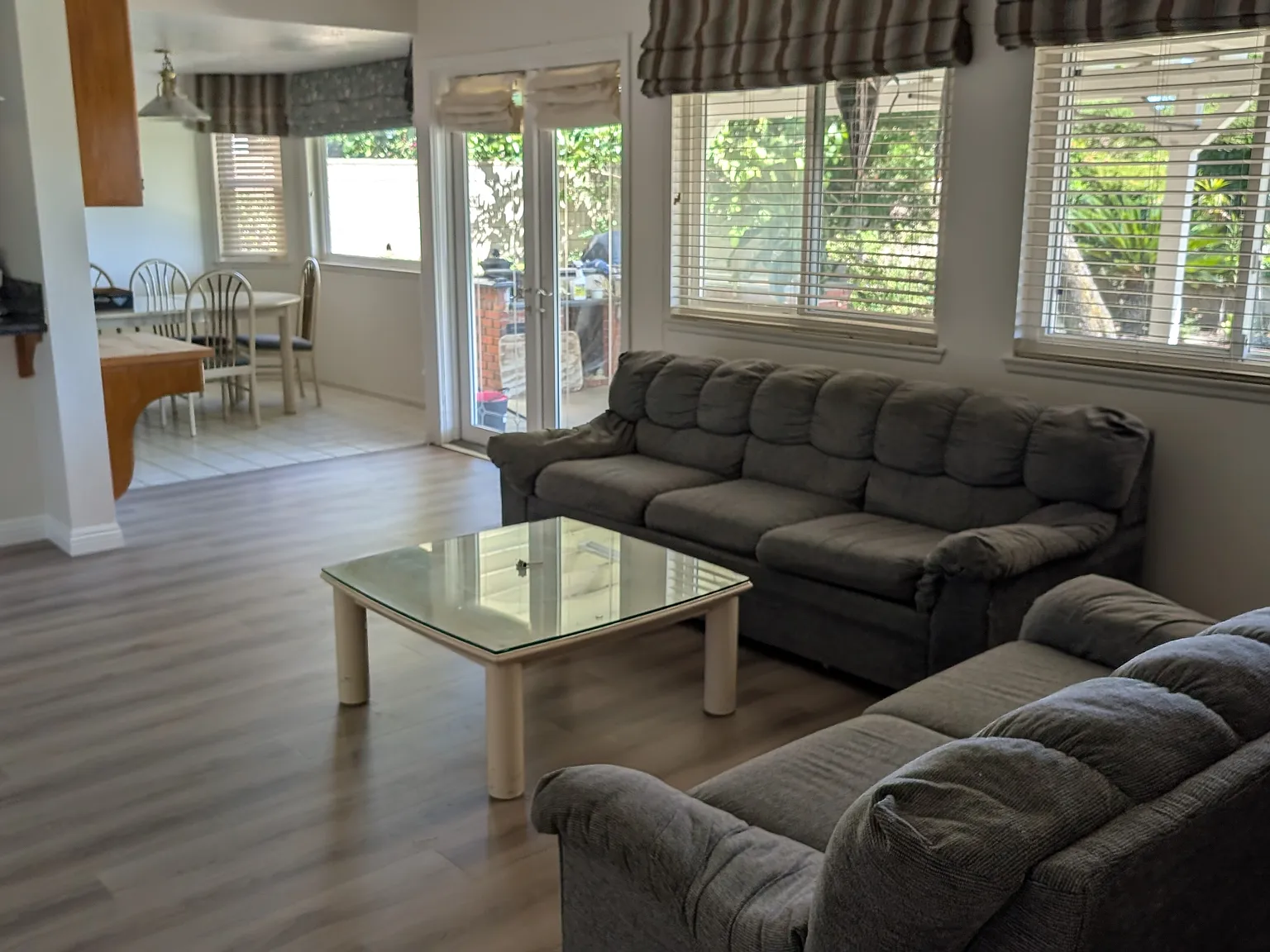 5 bed, 2755 sqft, $5,000 — Photo 2