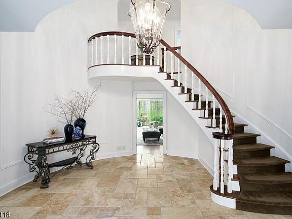 5th image of 39 High Oaks Dr