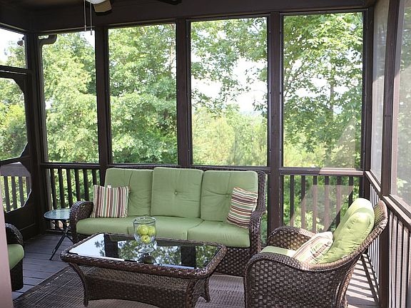screened porch 
