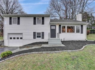 12 Ardmore Dr, Wappingers Falls, NY 12590