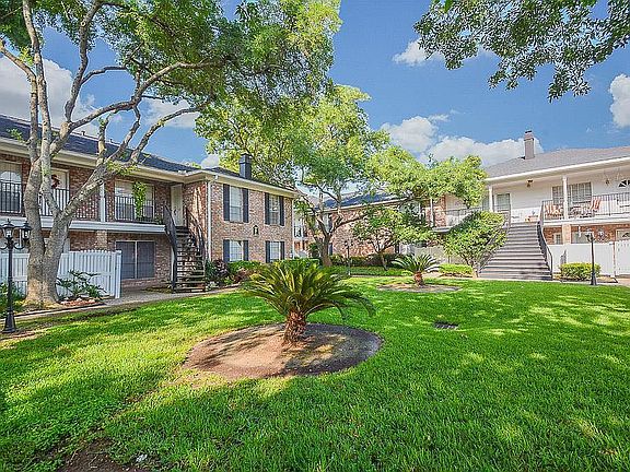 3rd image of 14333 Memorial Dr APT 59
