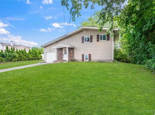 497 Coates Ave, Holbrook, NY 11741