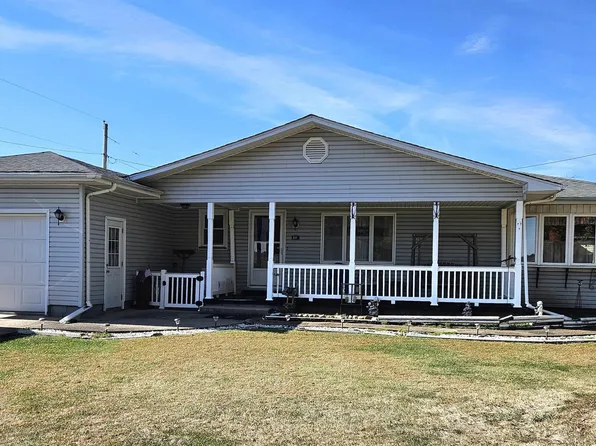 144 S 17th Ave, Canton, IL 61520