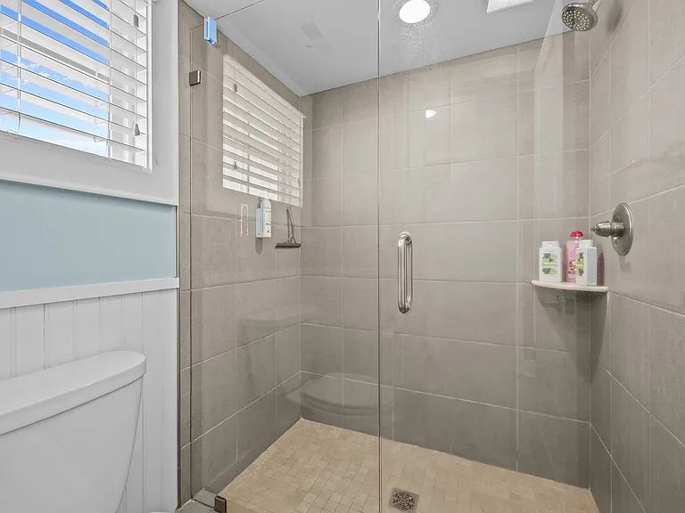 107 W Bogue Blvd #5 — Photo 38