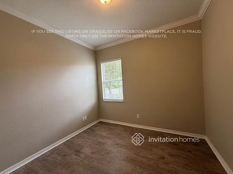 136 Lombard Cir — Photo 9