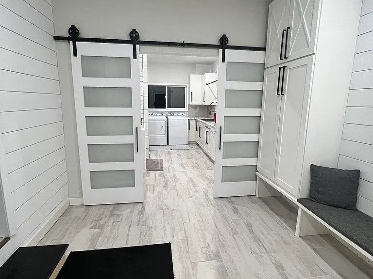 510 Pleasant St W — Photo 2
