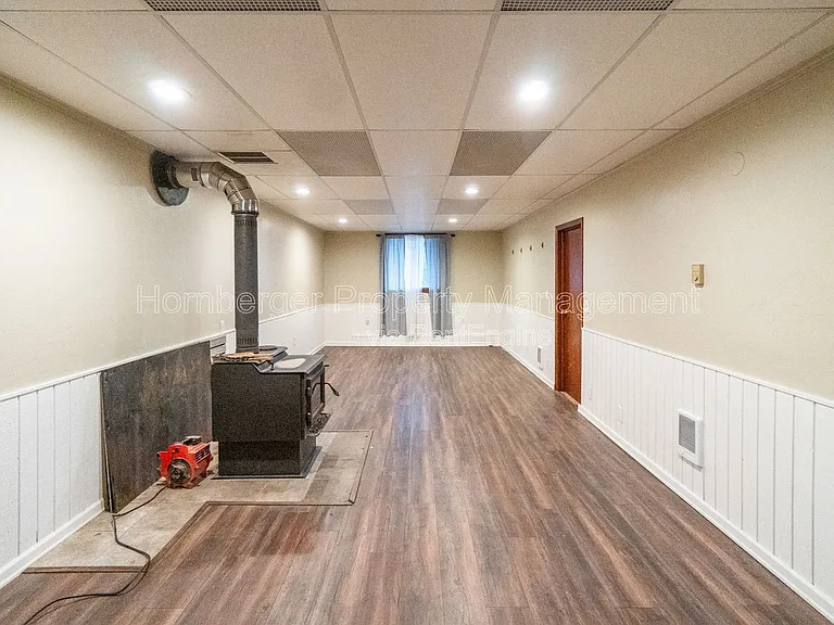 1407 W Spring Ln — Photo 17