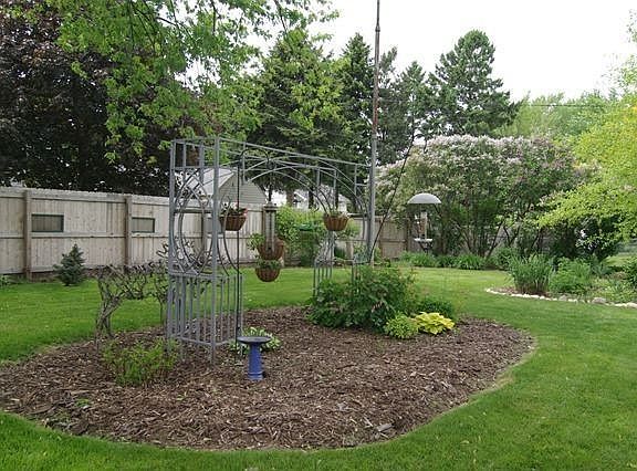 2nd image of 914 Perkins Ave