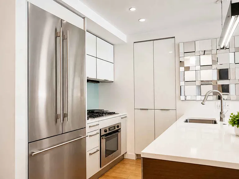 22 N 6th St #6O — Photo 8