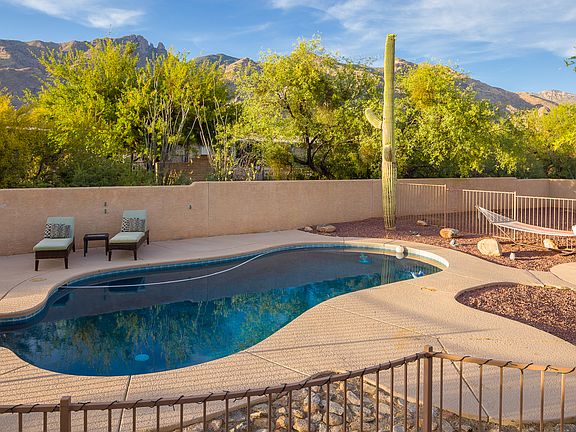 Gorgeous views/ mature trees