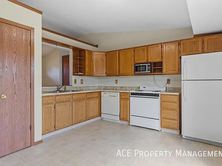 3171 Obrien St — Photo 1