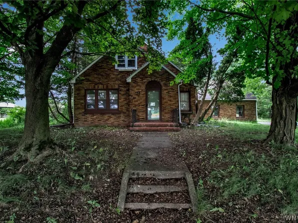 11538 Main St, Clarence, NY 14031