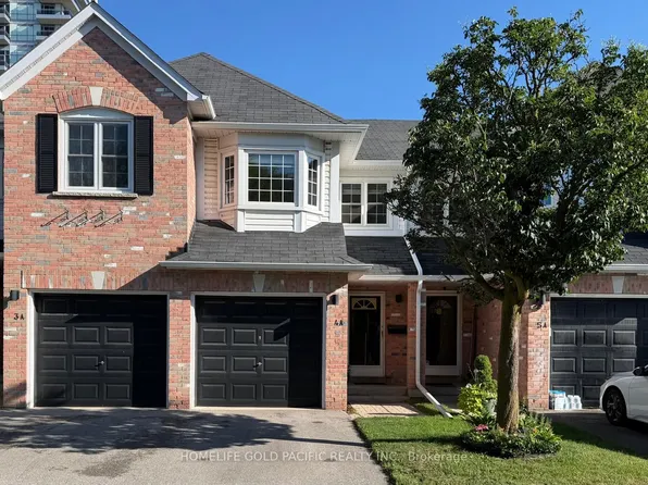 81 Northern Heights Dr #4A, Richmond Hill, ON L4B 4C9