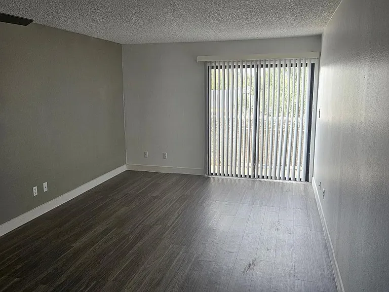 935 N Granite Reef Rd #126A — Photo 3