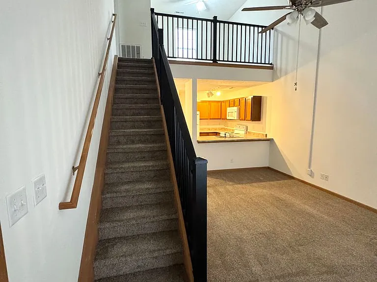 Southern Winds Apartments — Photo 32