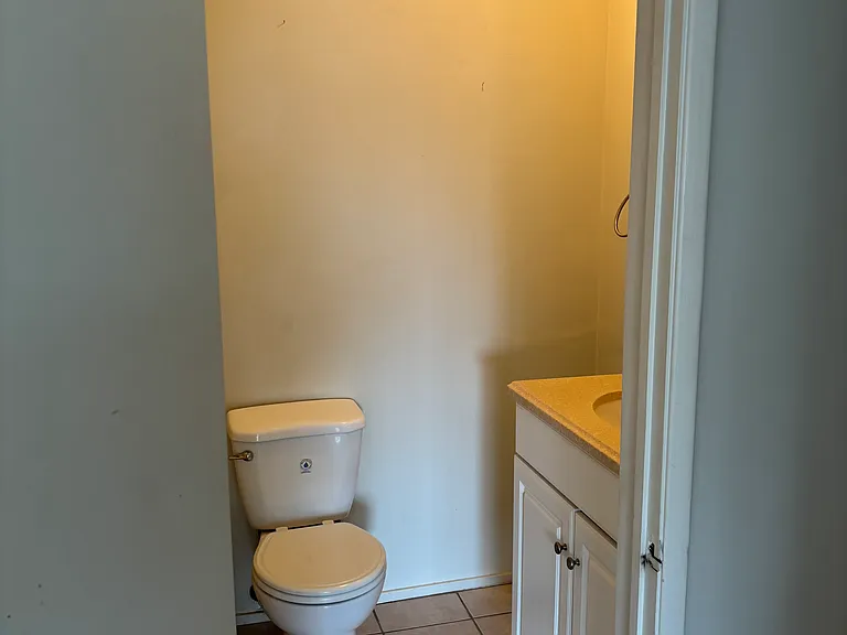 915 Ocean Ave #302 — Photo 12