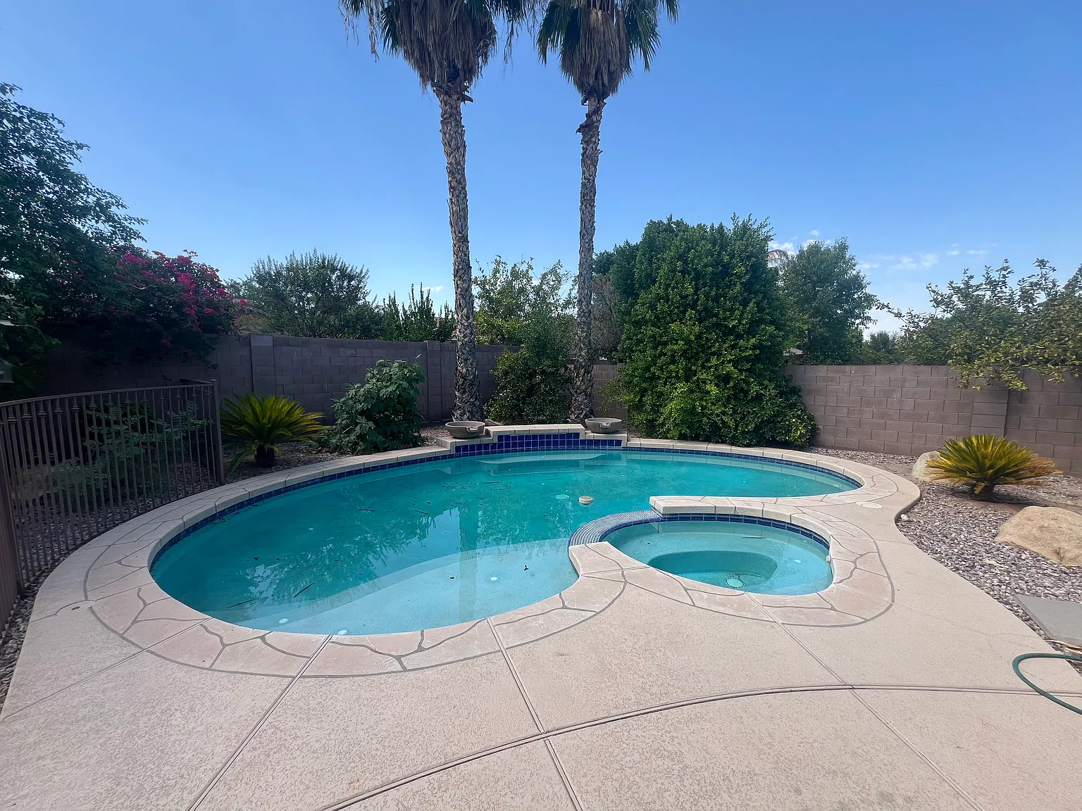 6 bed, 4458 sqft, $3,800 — Photo 3