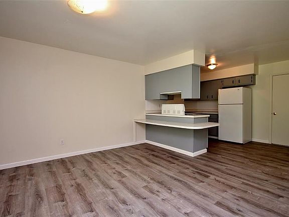 5th image of 1100 Cambridge Ct