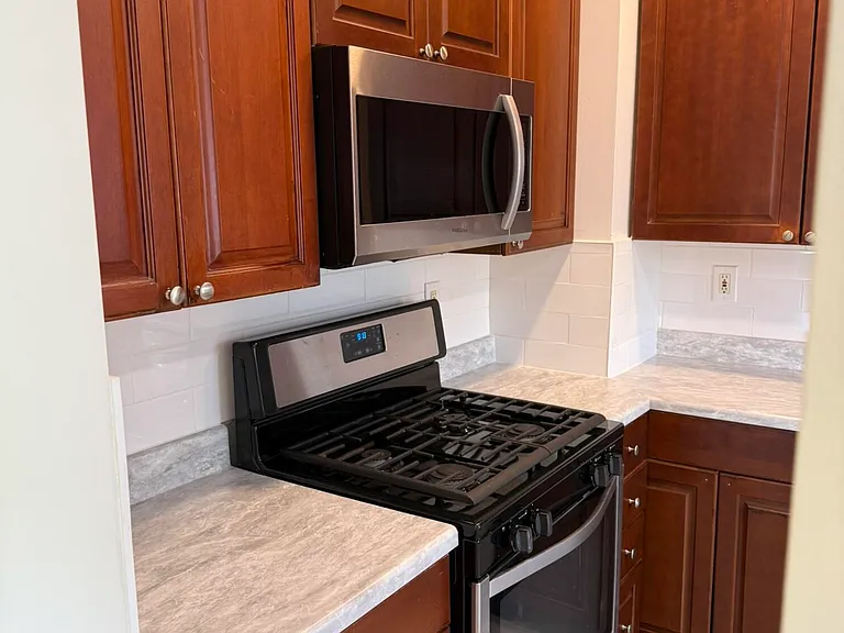 47 Burlington Ave #2 — Photo 10