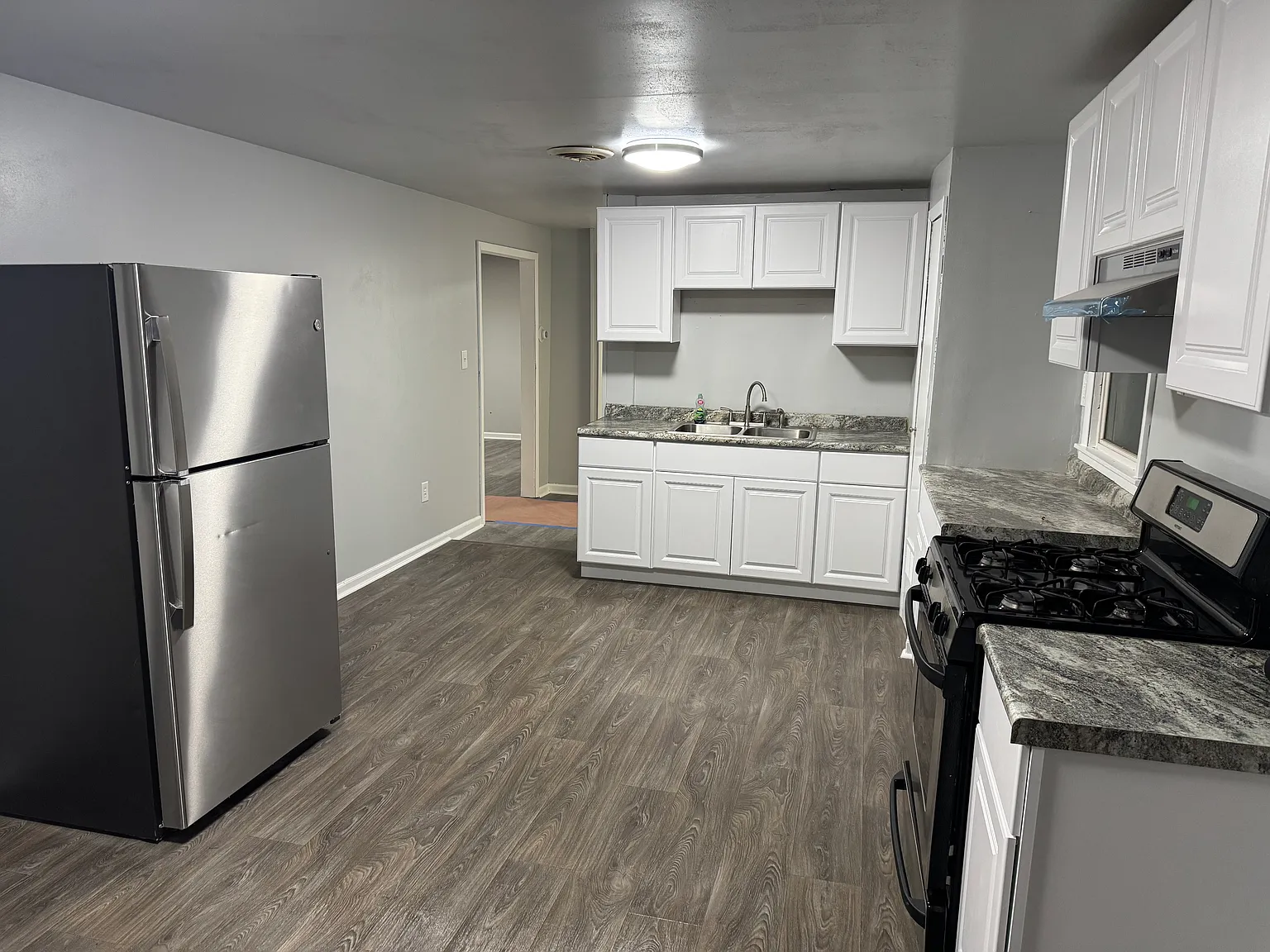 2135 Rockwell St — Photo 4