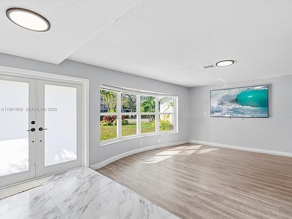 4th image of 4709 Washington St
