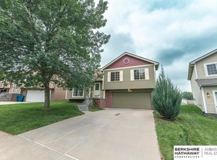 17034 Sahler St, Omaha, NE 68116