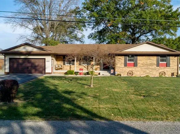 412 S Hickory St, Smithton, IL 62285