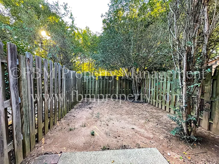 2539 W Sycamore Ave — Photo 31